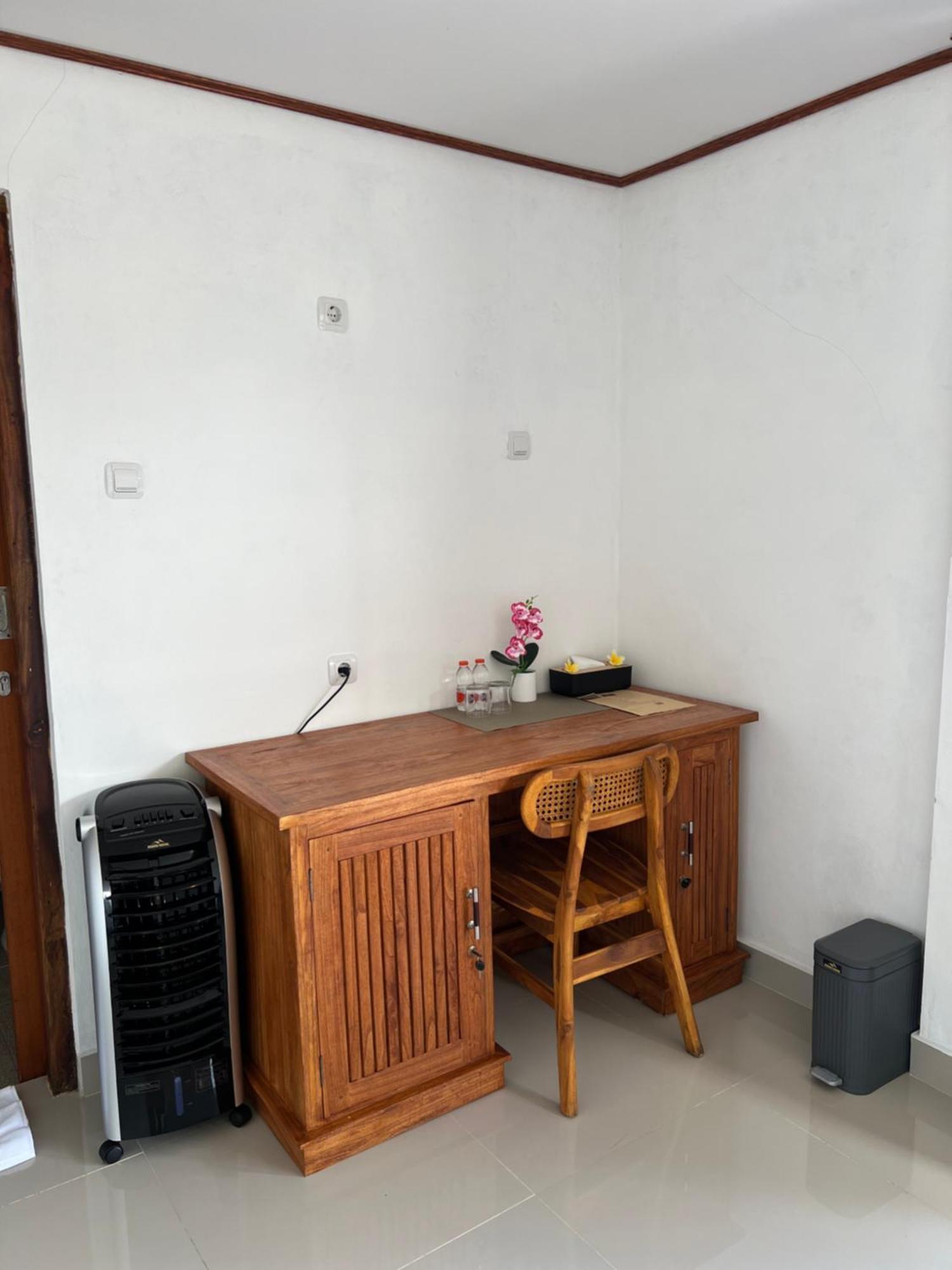 Bisbis House Iseh Village Selat Exterior photo