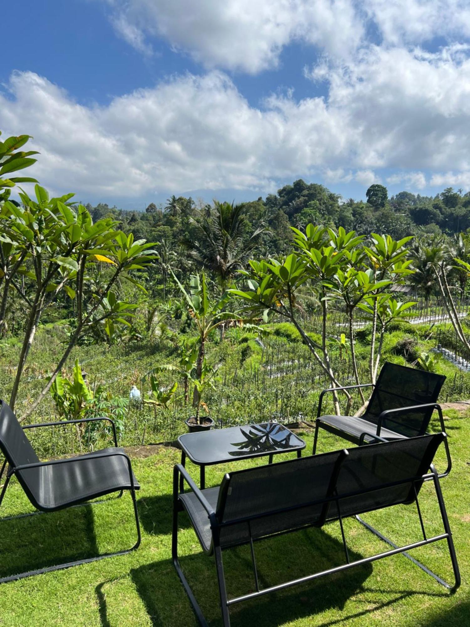Bisbis House Iseh Village Selat Exterior photo