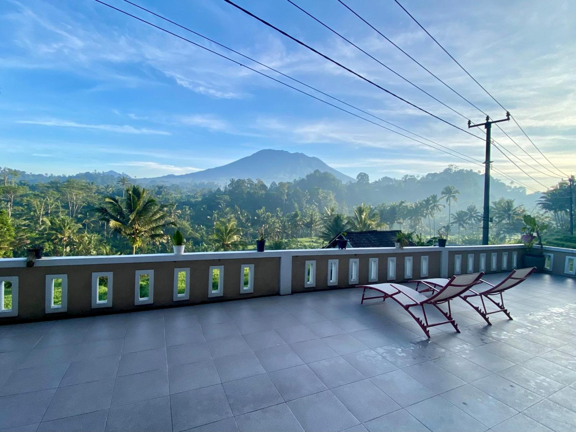 Bisbis House Iseh Village Selat Exterior photo
